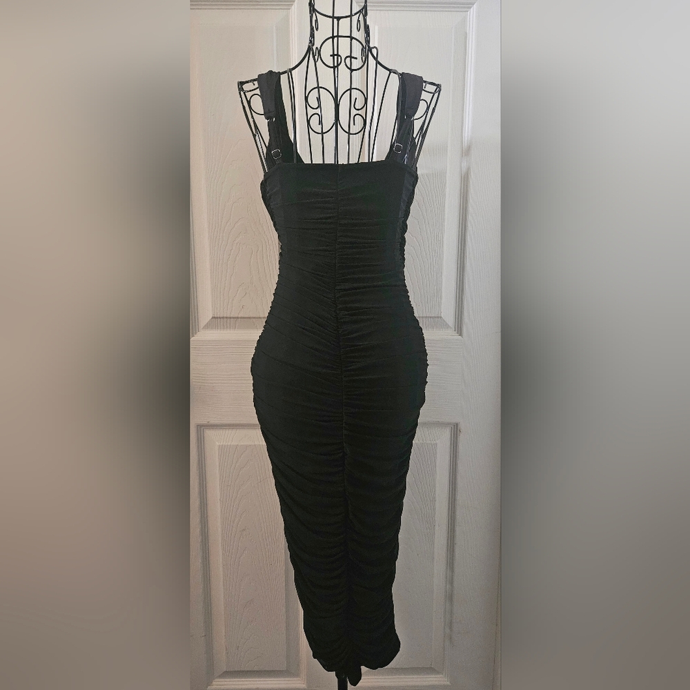 Bodycon Ruched Pencil Dress - Picture 3 of 5